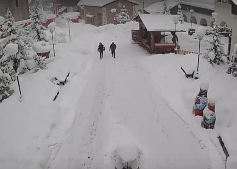 Высота сугробов в горах Сочи приблизилась к рекордным значениям rosakhutor.ru/webcams