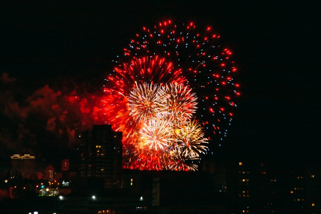 О правилах использования пиротехники рассказало МЧС Приангарья Мария Смитюк, ИА PrimaMedia.ru