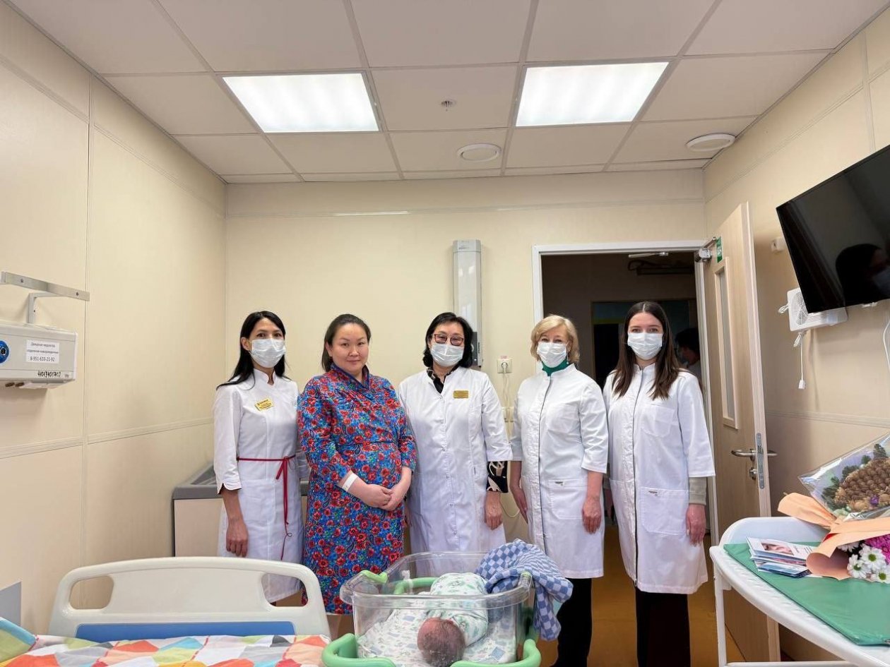 В Бурятии в новогоднюю ночь родились 11 детей пресс-служба правительства Бурятии