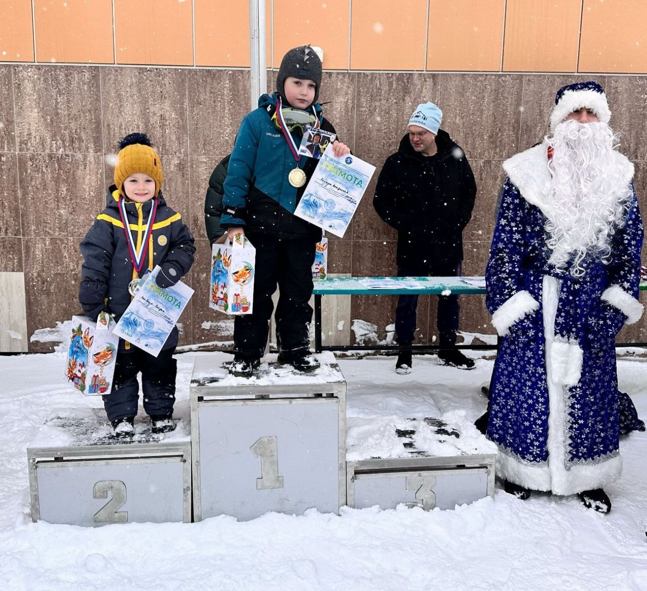 Фото с места событий Администрация ВГО
