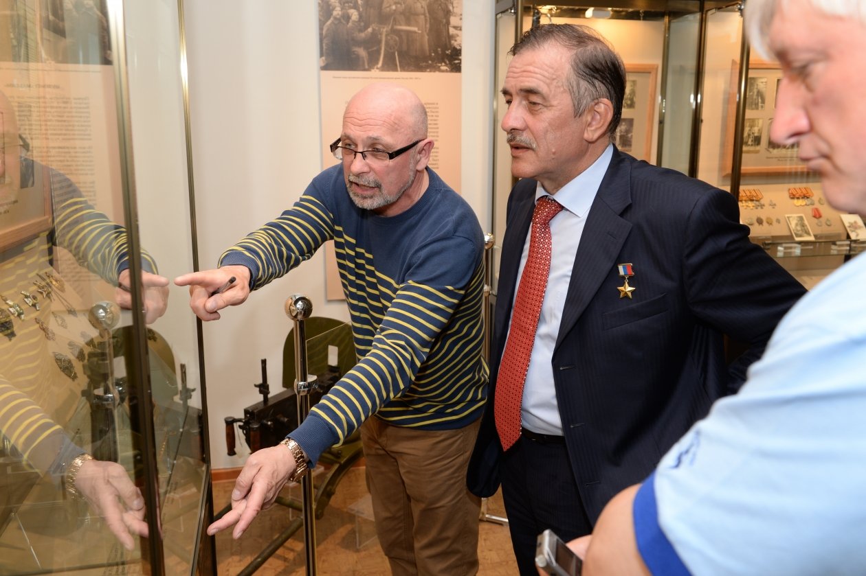 Павел Жданов