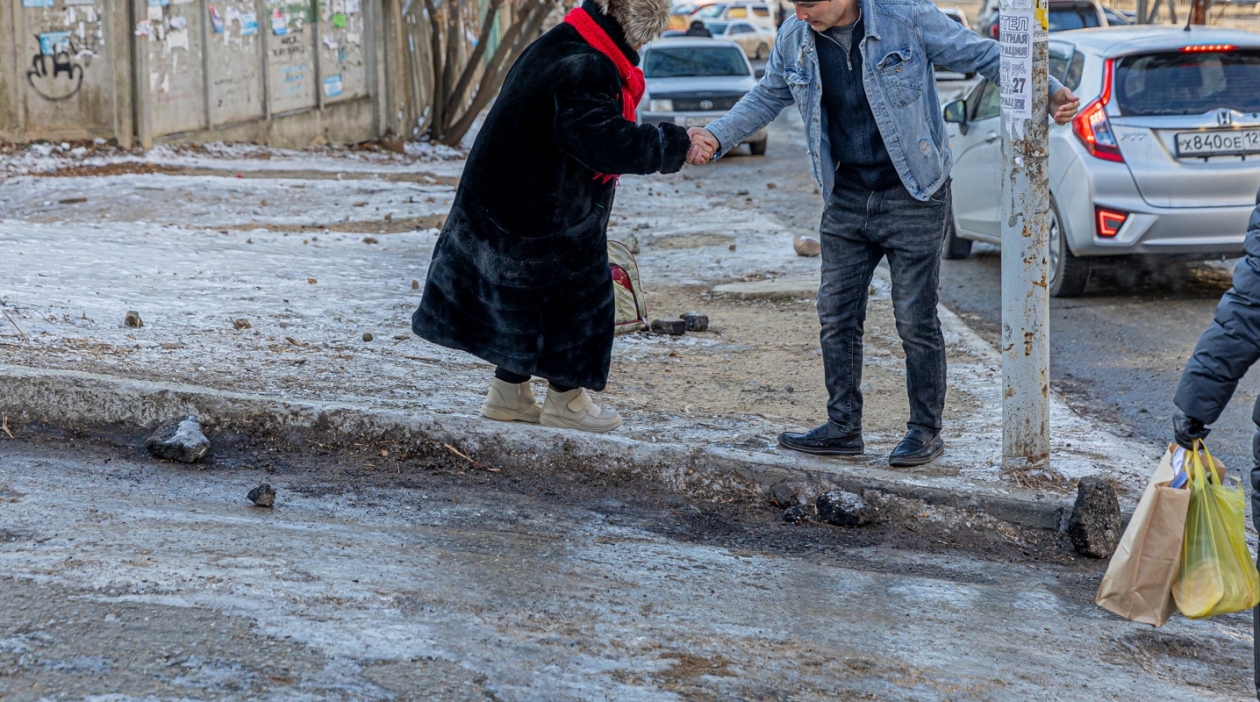 гололед, снег, лед Мария Смитюк, ИА PrimaMedia