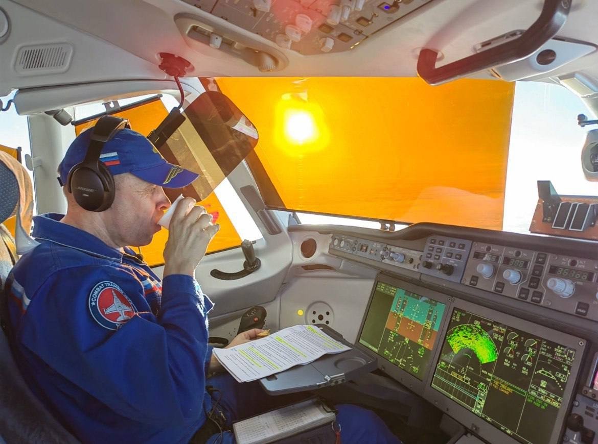 Лётчик-испытатель МС-21 рассказал, как встречает Новый год Тг-канал (18+) &quotЗаметки авиастроителей&quot