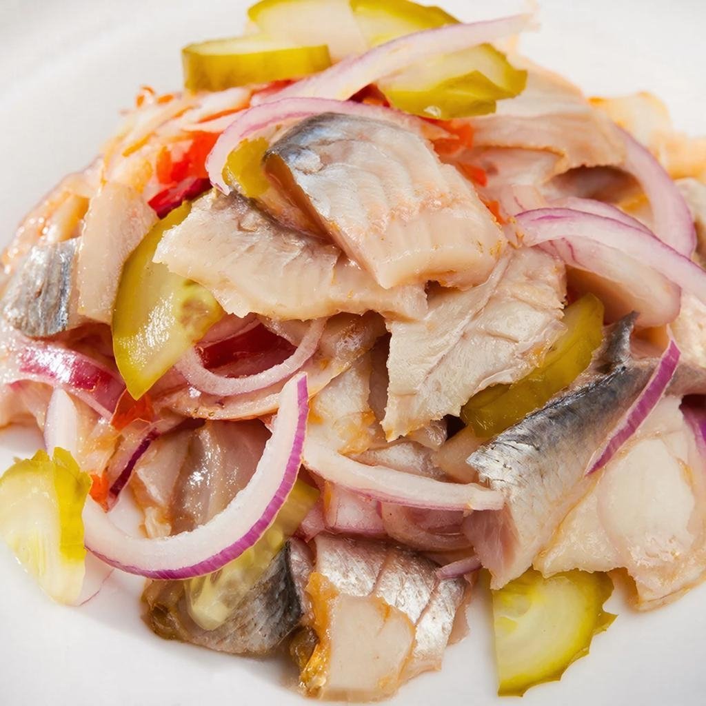 Не только &quotпод шубой&quot: селедка по-французски с луком и огурцами - вкуснее, чем в ресторане ИИ GigaChat (18+)