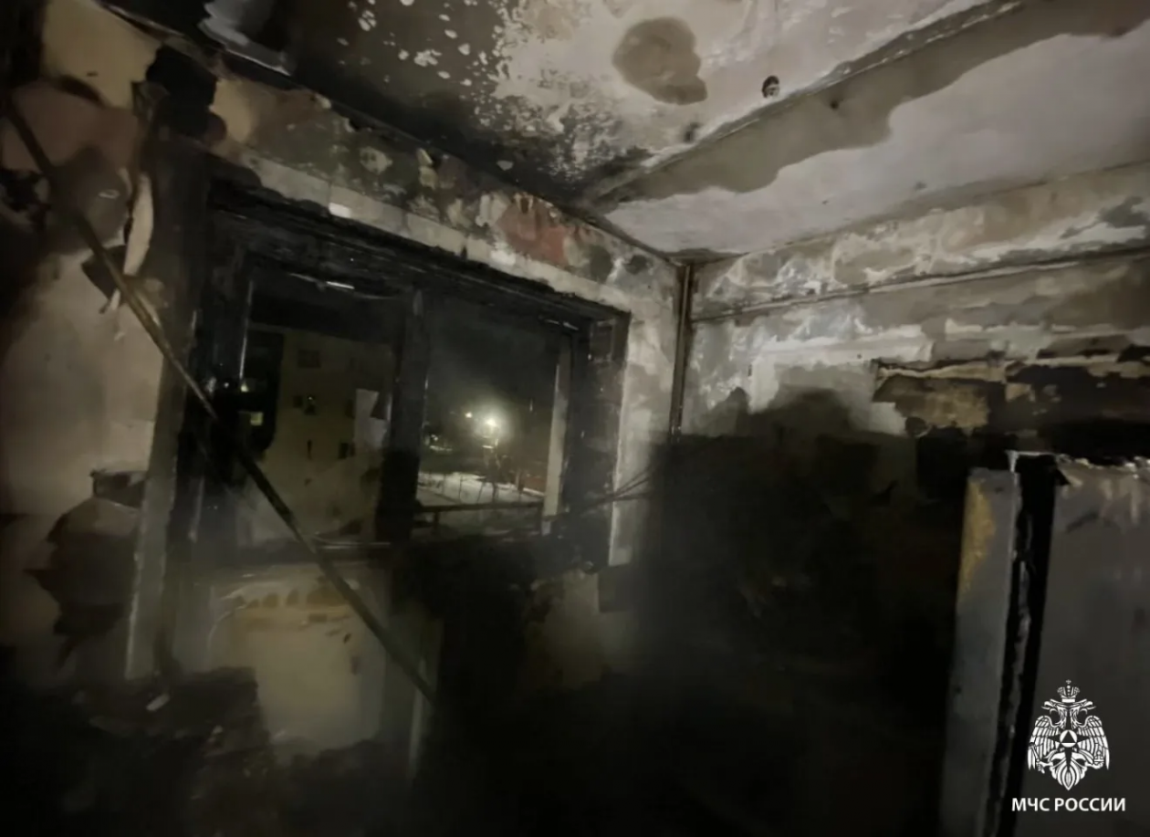 Шестерых человек спасли на ночном пожаре в селе Хомутово под Иркутском МЧС по Иркутской области