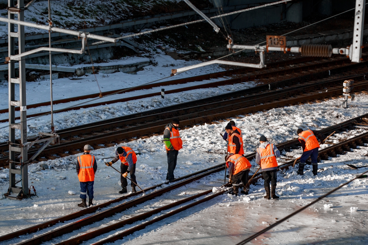 Снежный коллапс на железной дороге Кубани полностью ликвидировали Илья Аверьянов