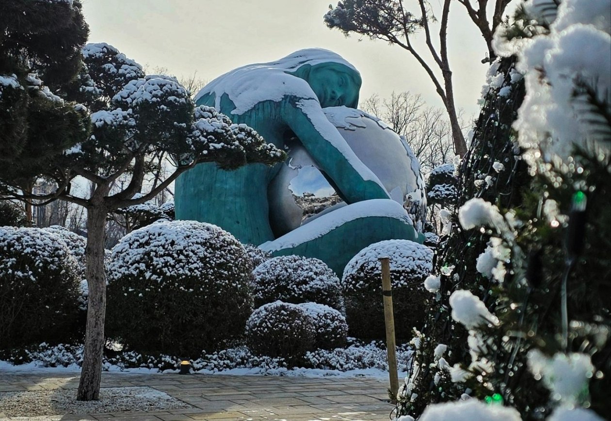 Скульптура &quotГайя&quot стала новой точкой притяжения в краснодарском парке Галицкого t.me/parkkrd
