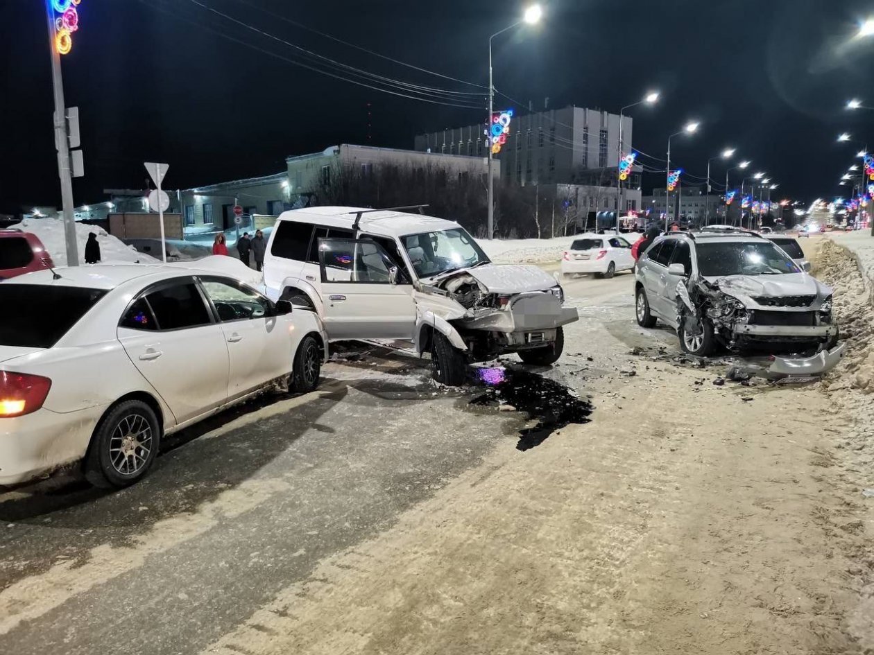 С места происшествия Госавтоинспекция УМВД России по Магаданской области