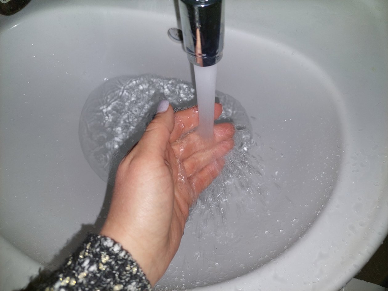 Забыла про вонь из раковины и вызовы сантехника: насыпаю 1 ложку - и трубы очищаются до блеска за одну ночь Дарья Шерстюкова, ИА KrasnodarMedia