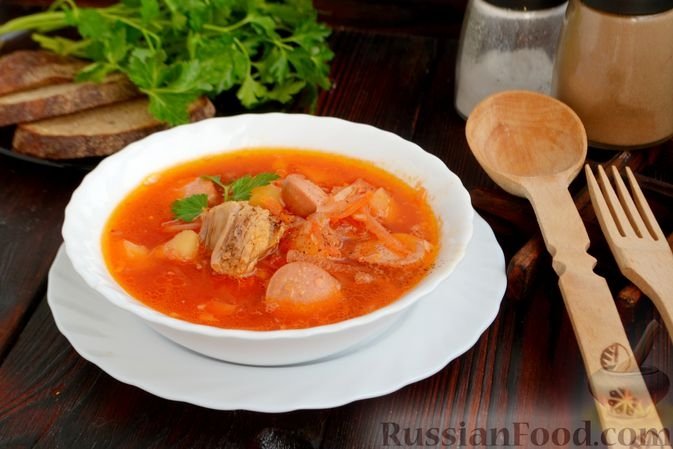 Московский борщ со свининой и сосисками - необычный, тёплый и сытный russianfood.com
