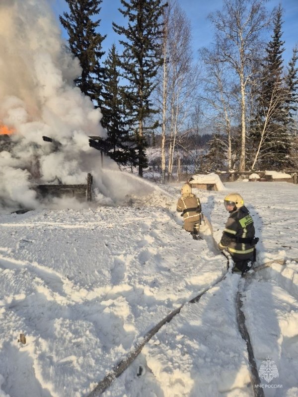 10 пожаров потушили в Иркутской области за минувшие сутки Пресс-служба ГУ МЧС России по Иркутской области