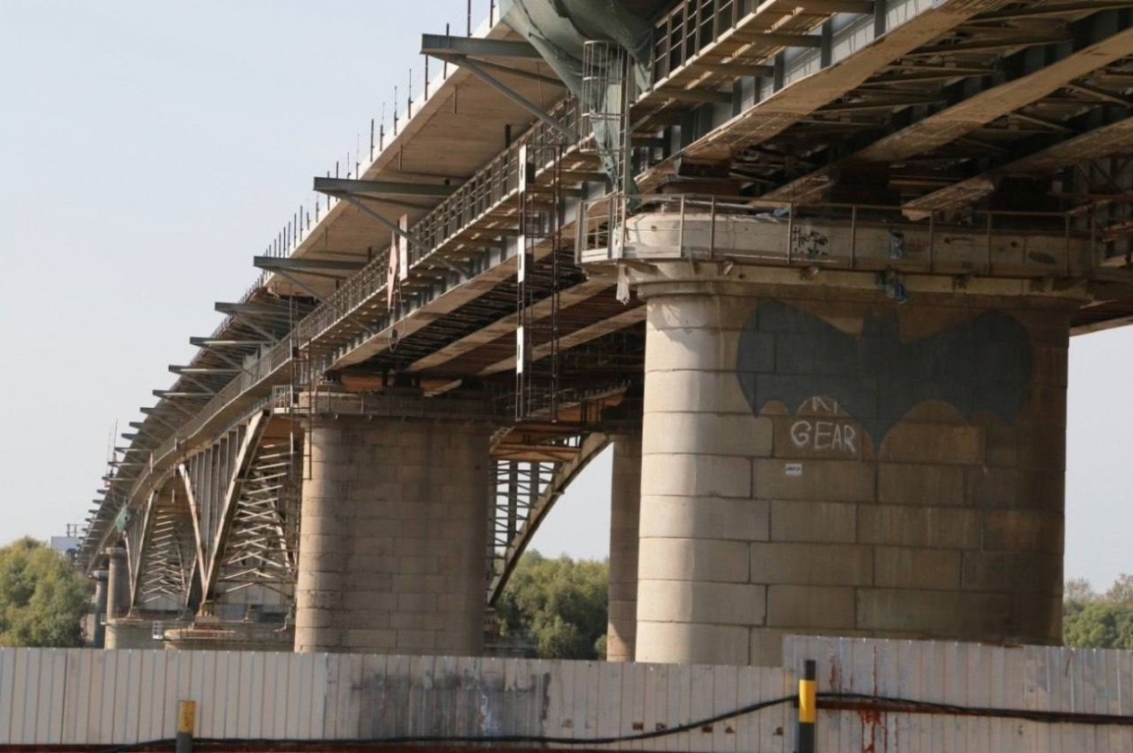 Мост 60-летия ВЛКСМ пресс-центр администрации города Омска, Владимир Казионов