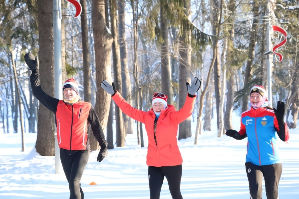Праздничный &quotНовогодний забег&quot провели в городском парке культуры и отдыха Южно-Сахалинска пресс-служба министерства спорта Сахалинской области