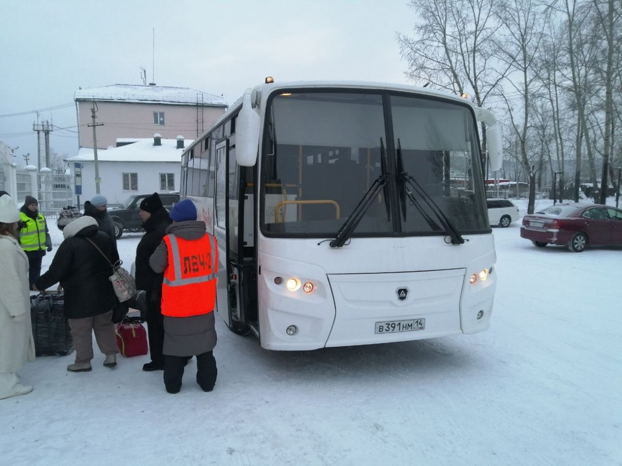 Автобусы для переправки пассажиров поездов предоставили компании и администрация Сковородинского округа администрация Сковородинского округа