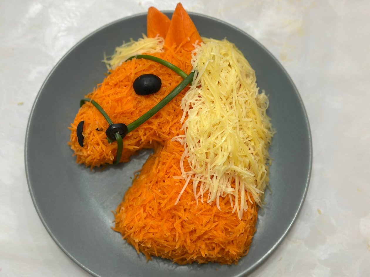 Скучный оливье не готовим: суперсытный салат &quotКрасная Лошадка&quot - короночка на старый Новый год ИА KrasnodarMedia