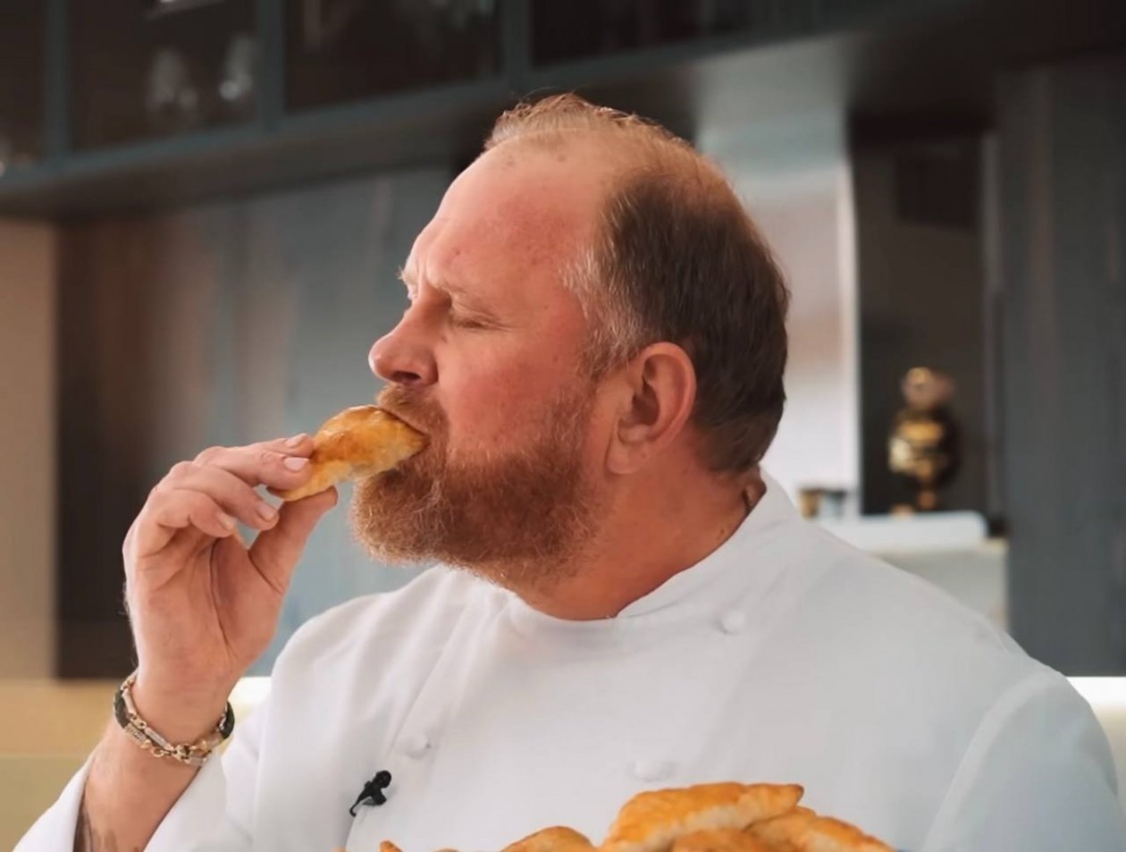 Константин Ивлев стоп-кадр из канала IVLEV CHEF (18+)