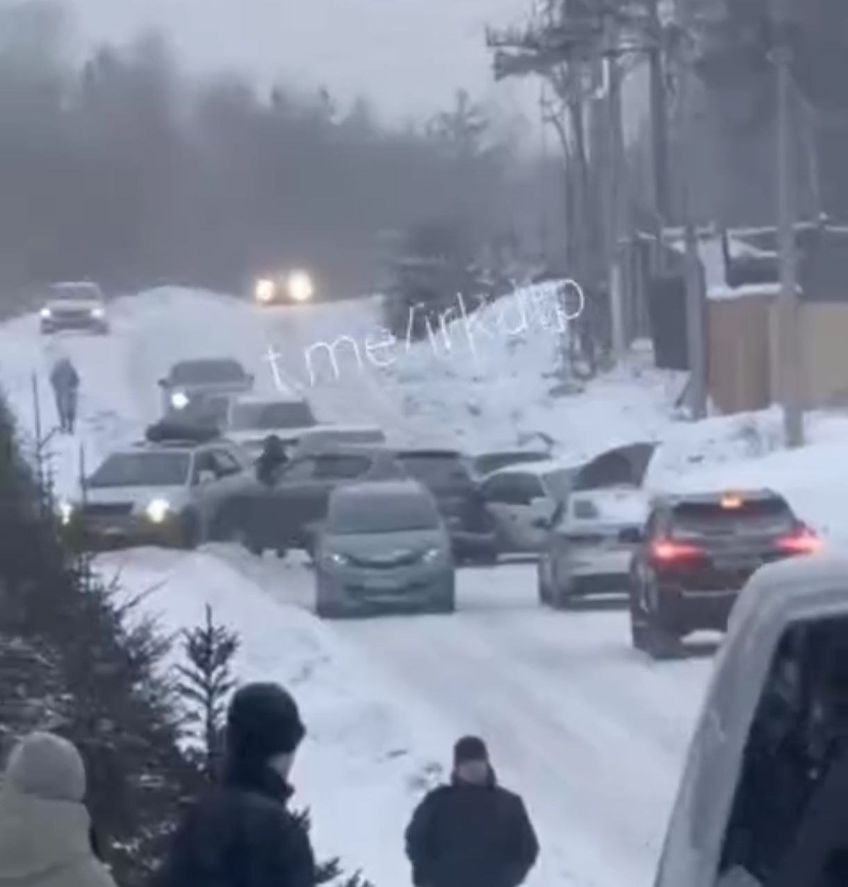 Массовое ДТП произошло в микрорайоне Изумрудный под Иркутском Тг-канал &quotДТП38&quot (18+)