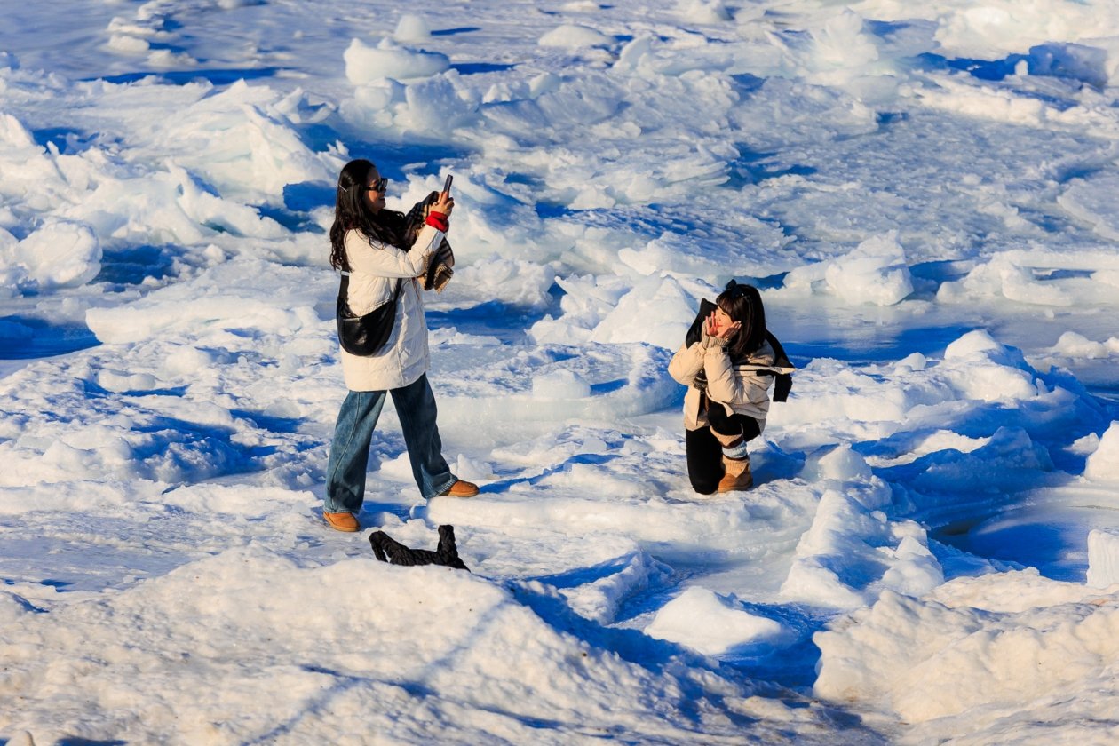 китайские туристы, зима, люди на льду Евгений  Кулешов, ИА PrimaMedia.ru