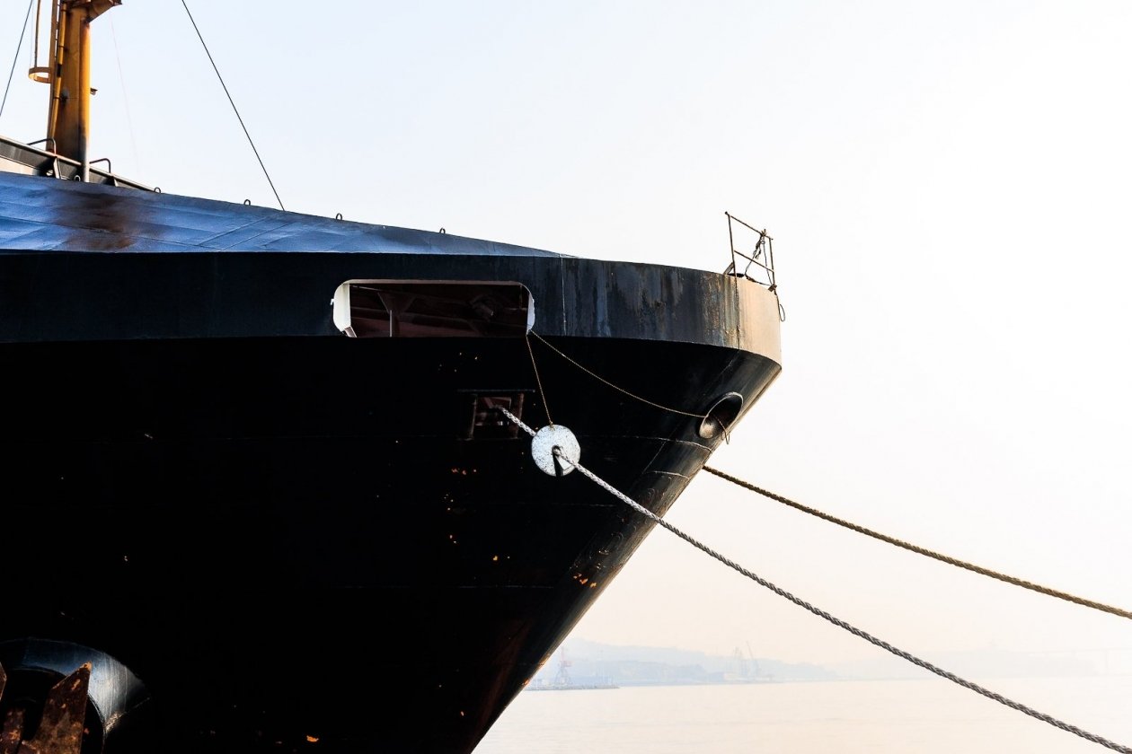 Судно-контейнеровоз в порту Владивосток Евгений Кулешов, ИА PrimaMedia