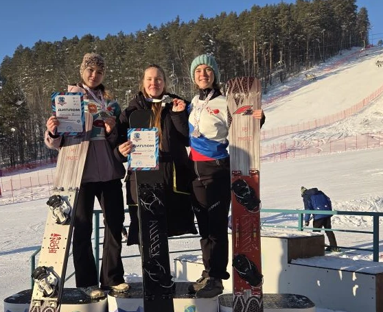 Сахалинская сноубордистка Надыршина взяла медали на двух этапах Кубка России пресс-служба министерства спорта Сахалинской области