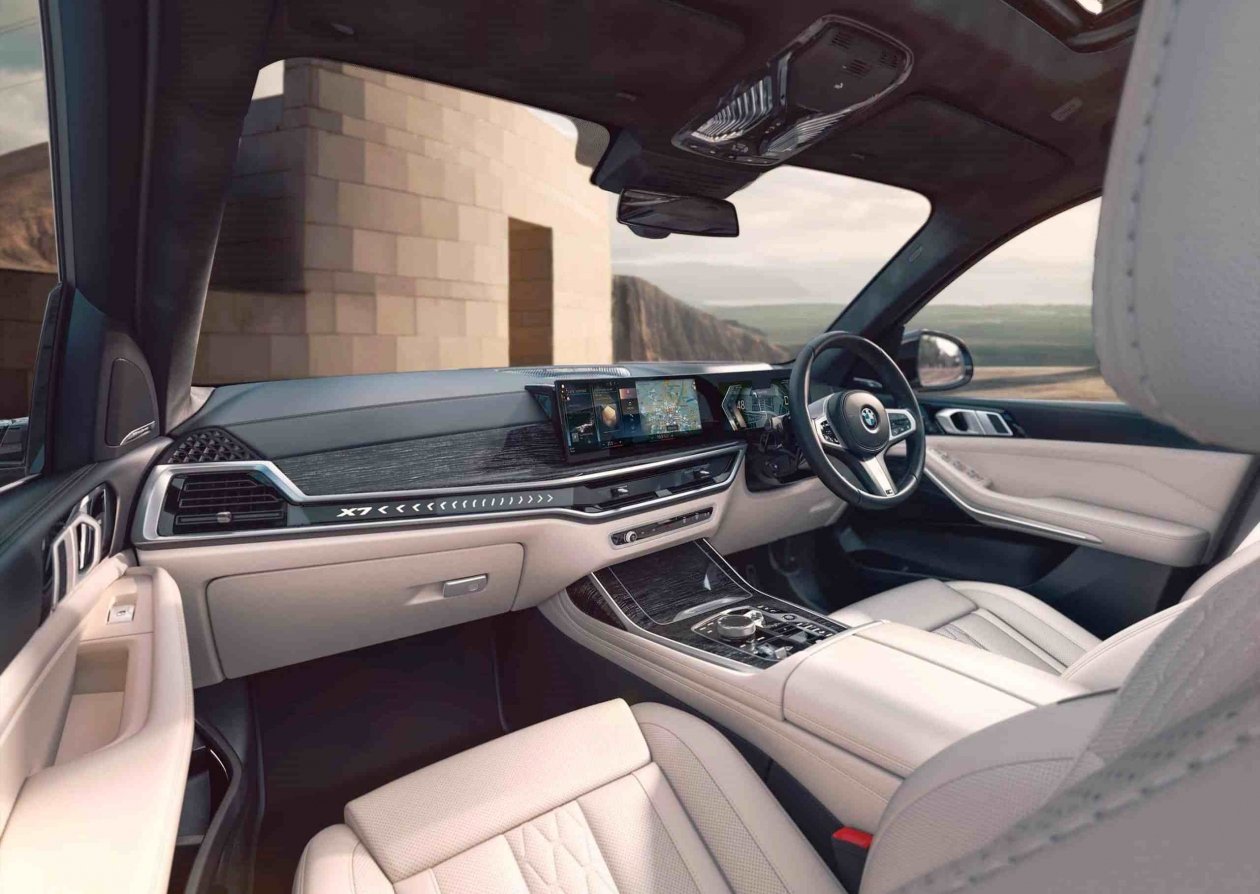 BMW X7 текущего поколения https://www.bmwblog.com (18+)