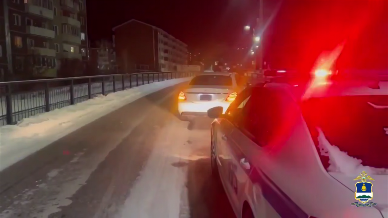 В Улан-Удэ &quotМерседес&quot сбил пешехода на &quotзебре&quot ГИБДД по Бурятии