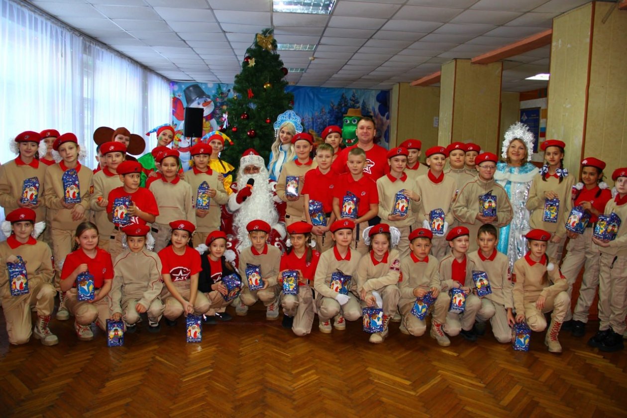 Более 2300 детских желаний исполнено в ходе благотворительной акции &quotЁлка желаний&quot в ВВО Предоставлено пресс-службой Восточного военного округа