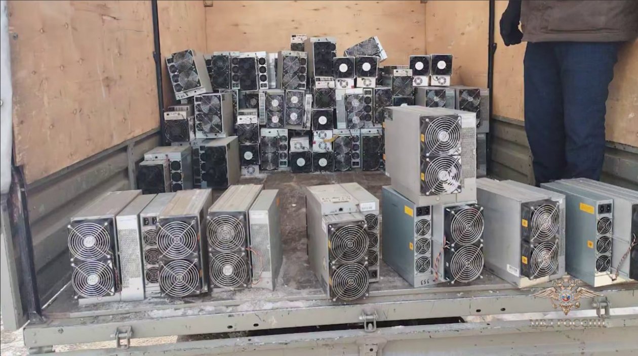 Злоумышленники ездили вдоль ЛЭП и воровали электричество для майнинга МВД Бурятии