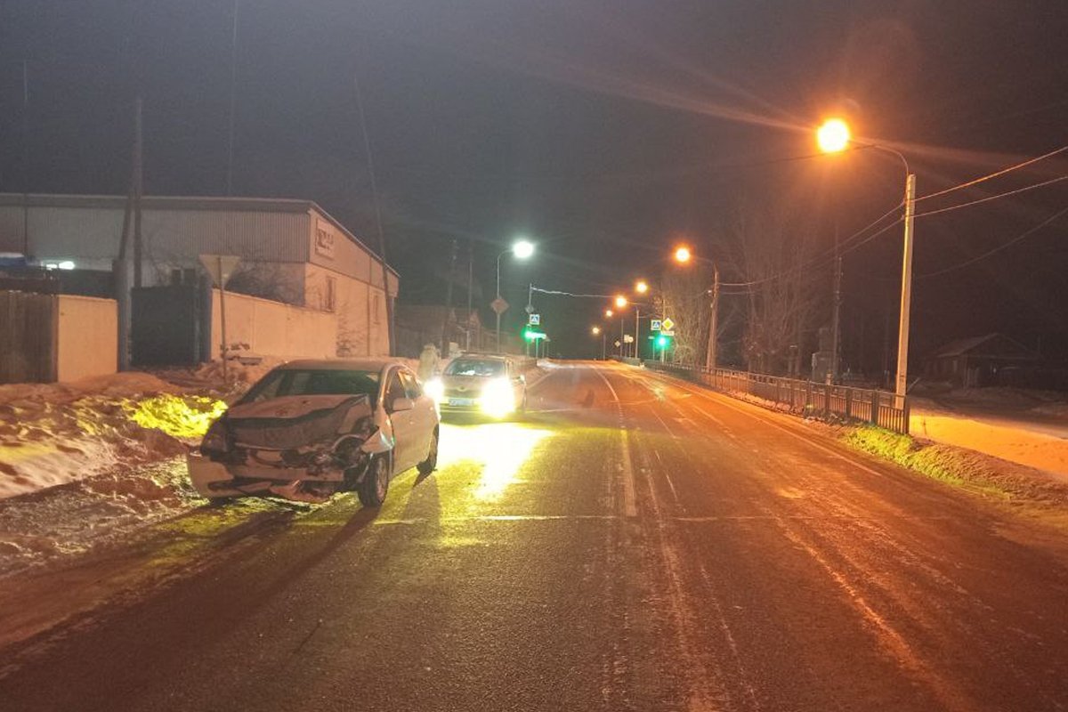В Бурятии водитель &quotМерседеса&quot сделала отбивную из &quotТойоты&quot ГИБДД по Бурятии
