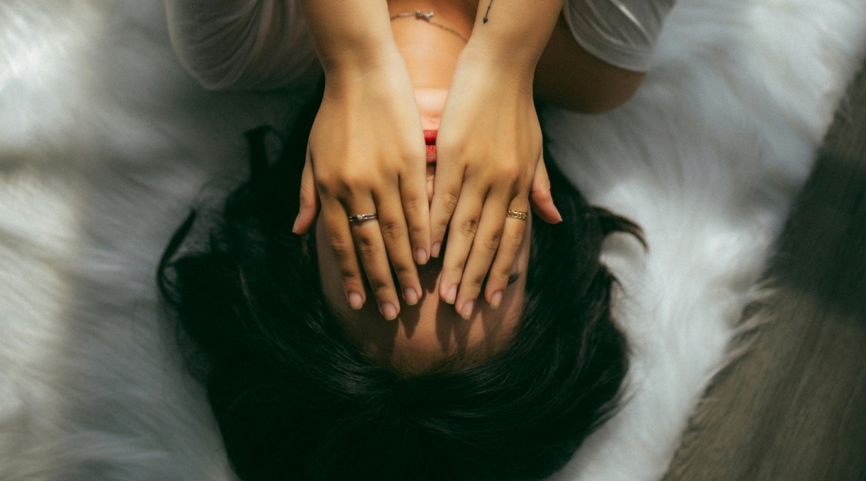 &quotЯ все покрылась прыщами&quot: может ли косметика опасно влиять на организм? unsplash.com