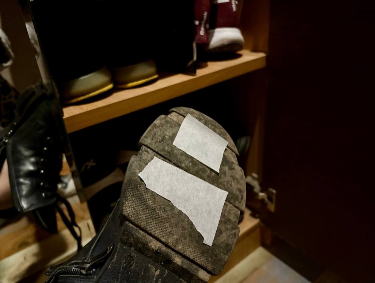 2 кусочка на подошву - и на льду держусь как фигурист: гениальный лайфхак для скользкой зимы ИА SevastopolMedia