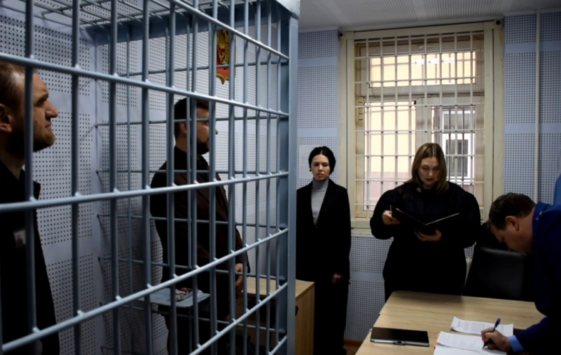 Экс-сенатор от КЧР Рауф Арашуков во время оглашения приговора Скриншот видео пресс-служба Ленинского районного суда Оренбурга