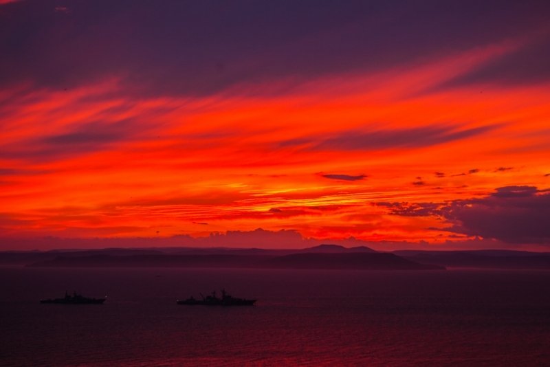 Беспилотники атаковали два танкера с нефтью под Новороссийском Евгений  Кулешов