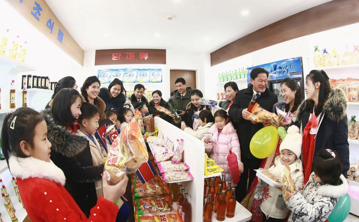 Радость руководителя предоставлено Генеральным консульством КНДР в г. Хабаровске