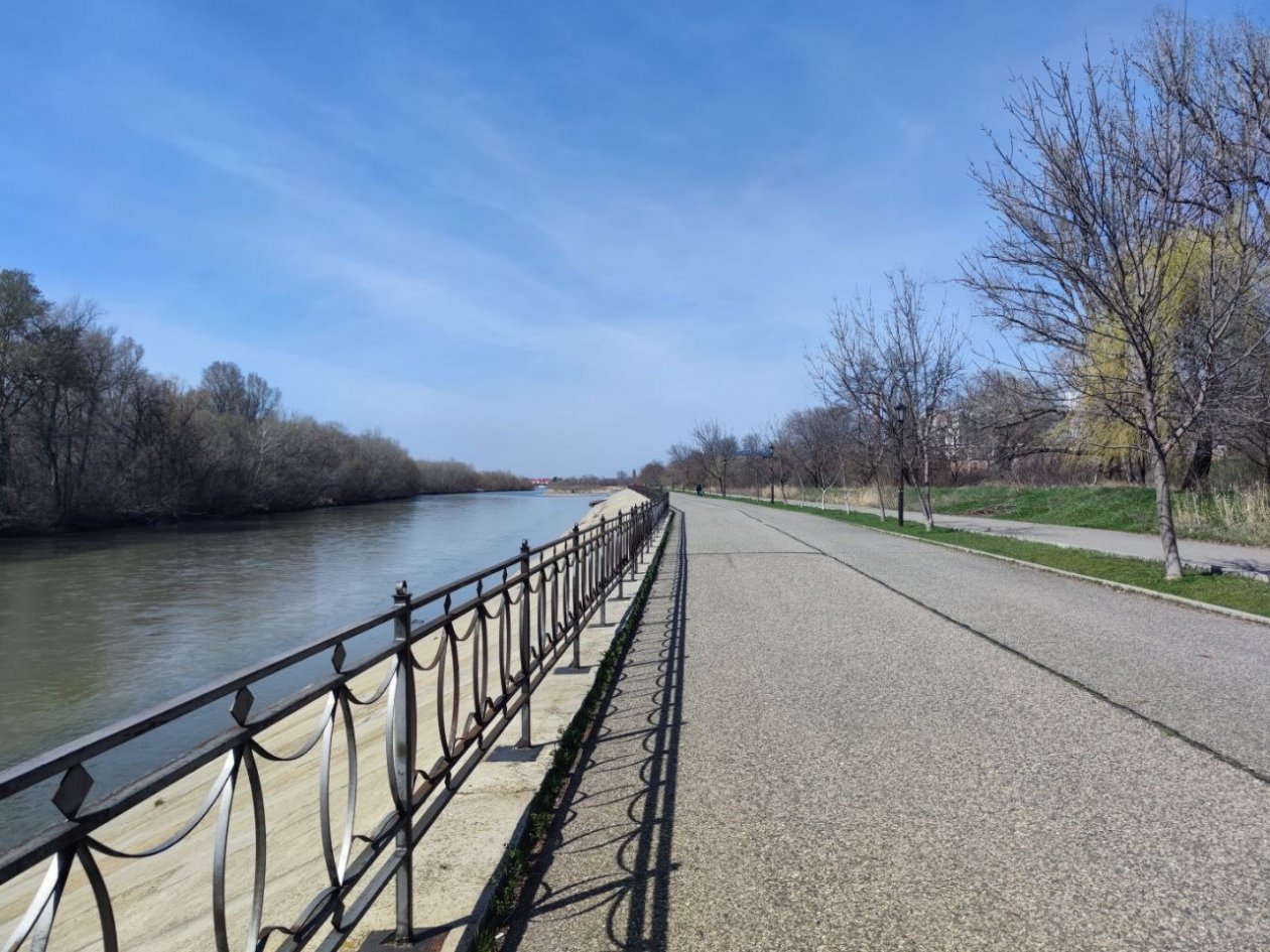 Взрывотехники работают на месте падения беспилотника в Невинномысске ИА Stavropol.Media