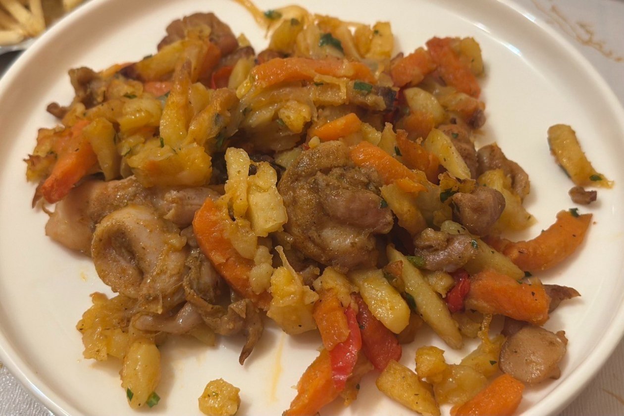 Три порции съедят за раз: сытное рагу из курочки с овощами - и на обед, и на ужин ИА KrasnodarMedia