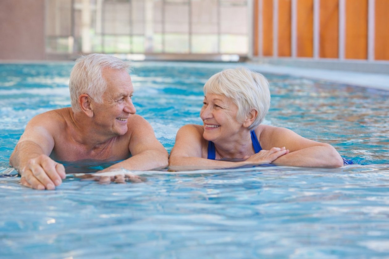 Без дач и суеты &quotчилят&quot у моря и на электрофорезе сгенерировано ИИ Qwenlm.ai (18+)