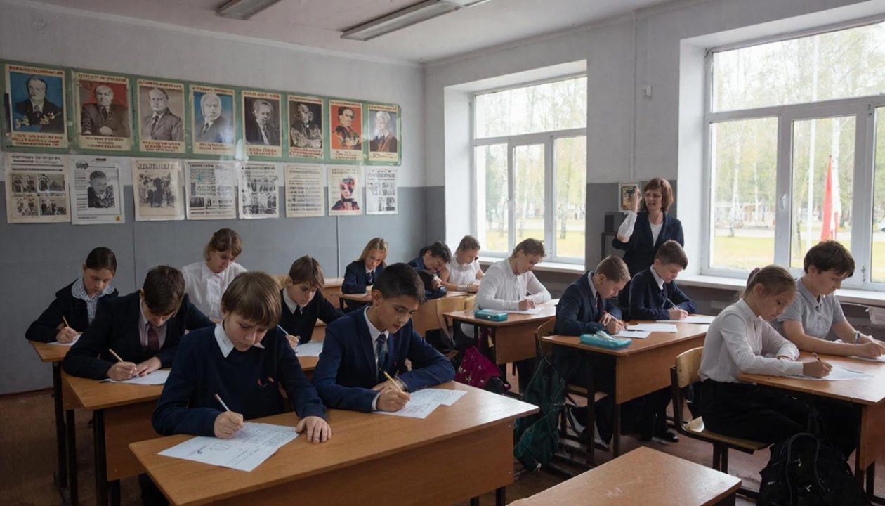 Спорим, вы завалите ТЕСТ, которые в СССР щелкали как орешки? Kandinsky 5.0 (12+)