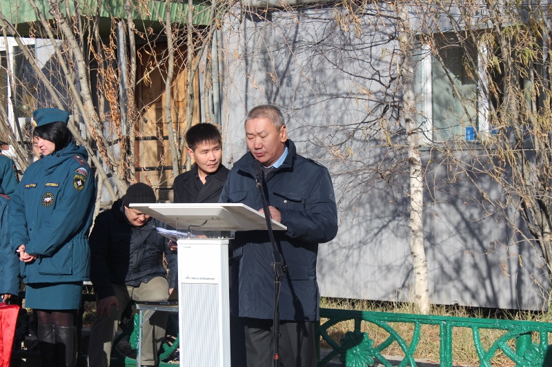 Председатель госкомитета по обеспечению безопасности и жизнедеятельности населения РС(Я) Вадим Новиков , Фото с места события собственное