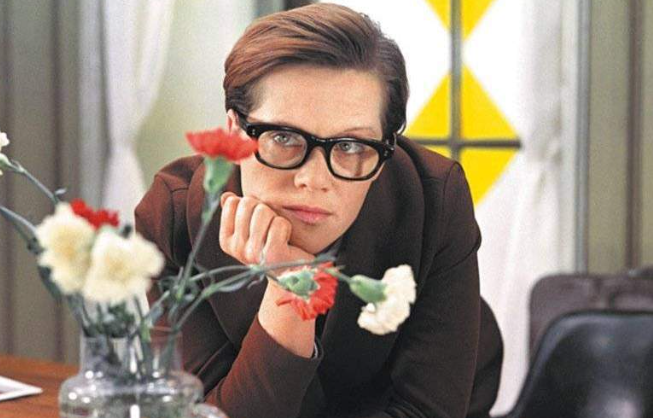 Тематическое фото Скриншот из кинофильма &quotСлужебный роман&quot (6+)