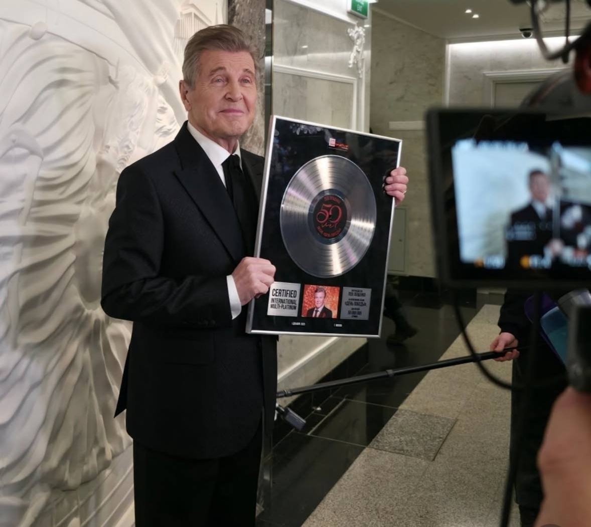 соцсети Льва Лещенко