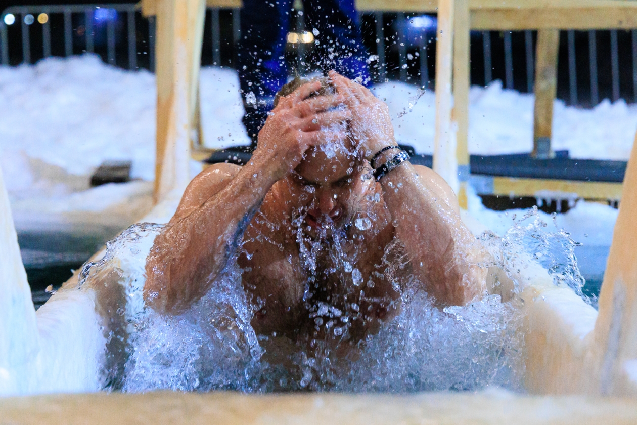 окунание, купель Евгений Кулешов, ИА PrimaMedia