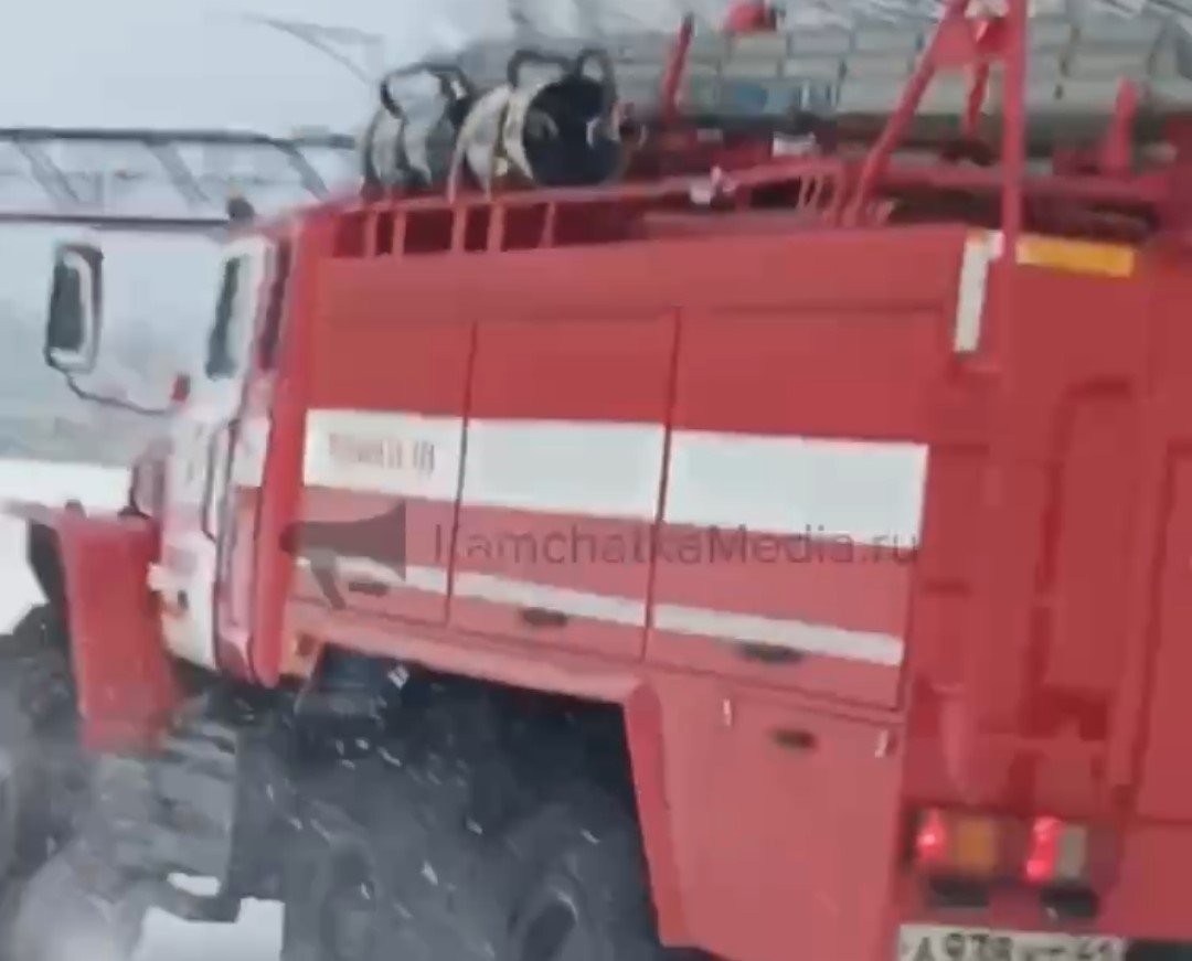 Пожарные торопятся на выезд ИА KamchatkaMedia