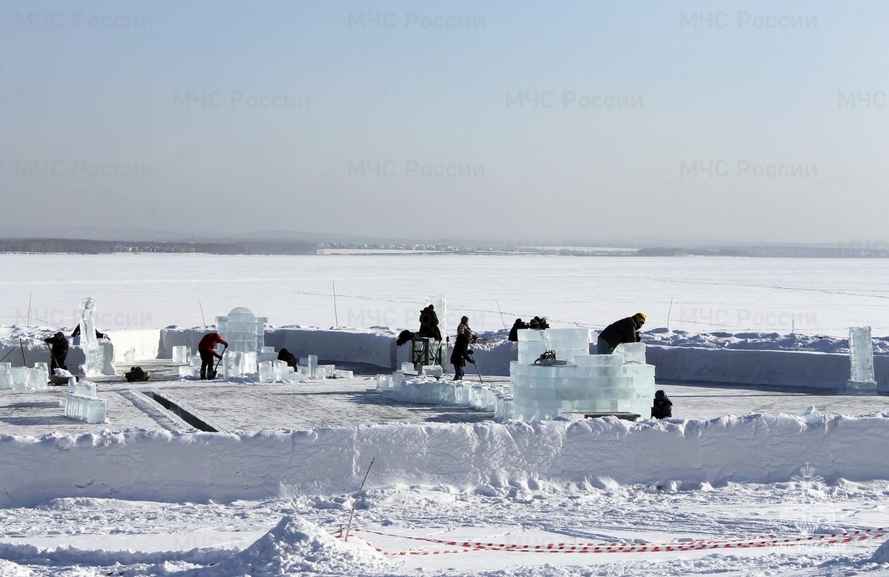 Около 900 человек обеспечат безопасность в Крещение в Иркутской области Пресс-служба ГУ МЧС России по Иркутской области
