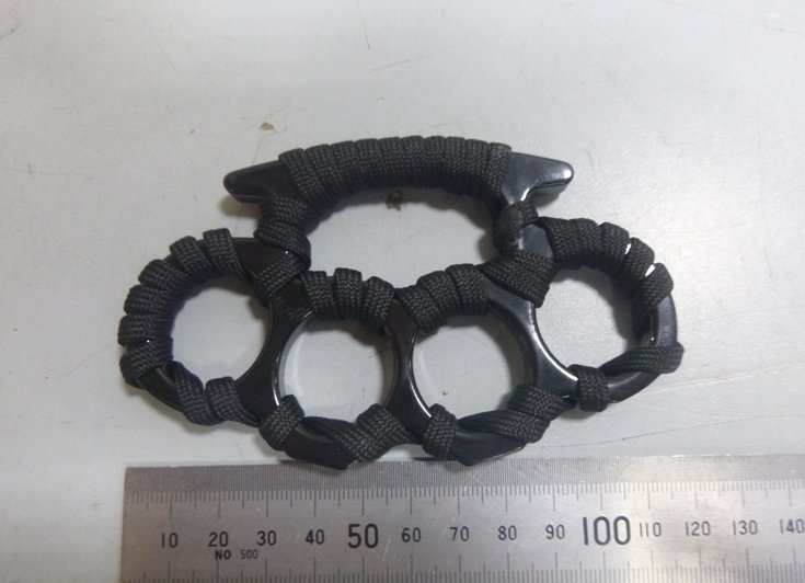 Алкогольные подарки, нож и кастет изъяли на таможне в Иркутске в новогодние каникулы пресс-служба Иркутской таможни