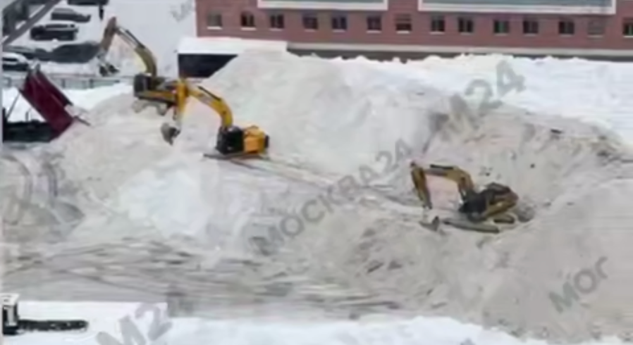 Снежная царь-гора угрожает жителям Москвы Telegram / &quotМосква 24&quot (18+)