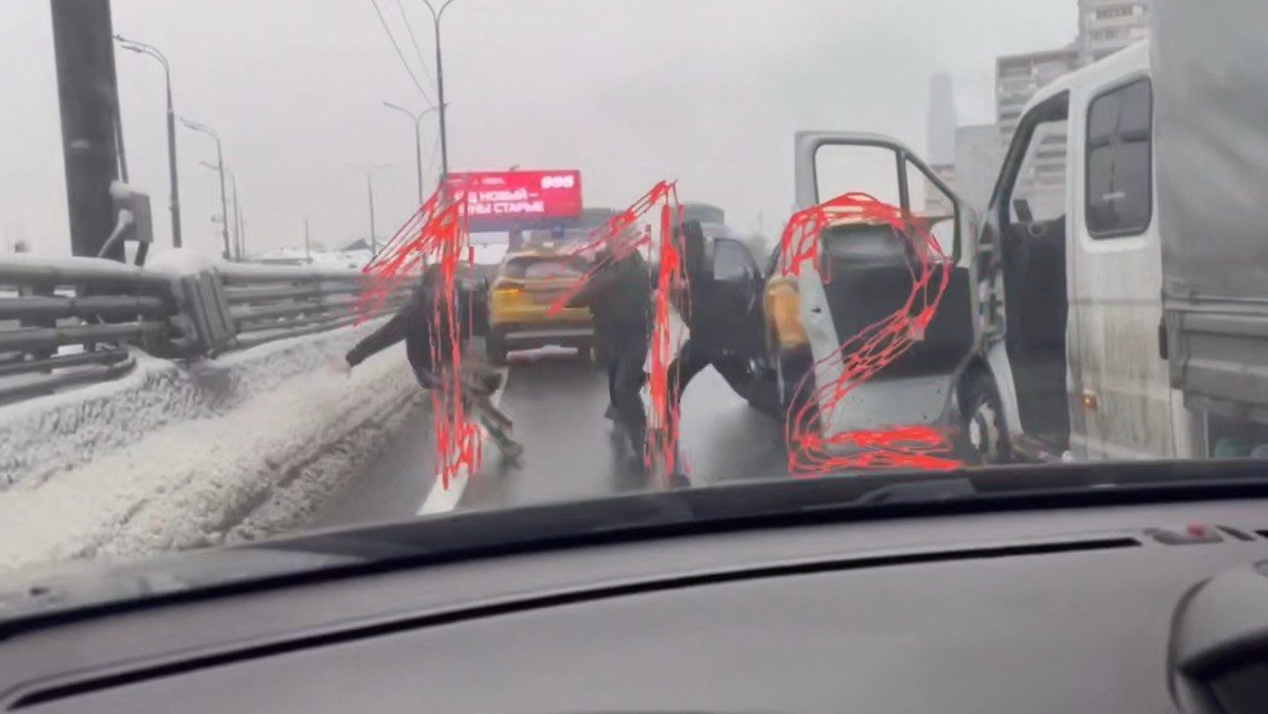 Драка скрин из видео @t.me/ENews112