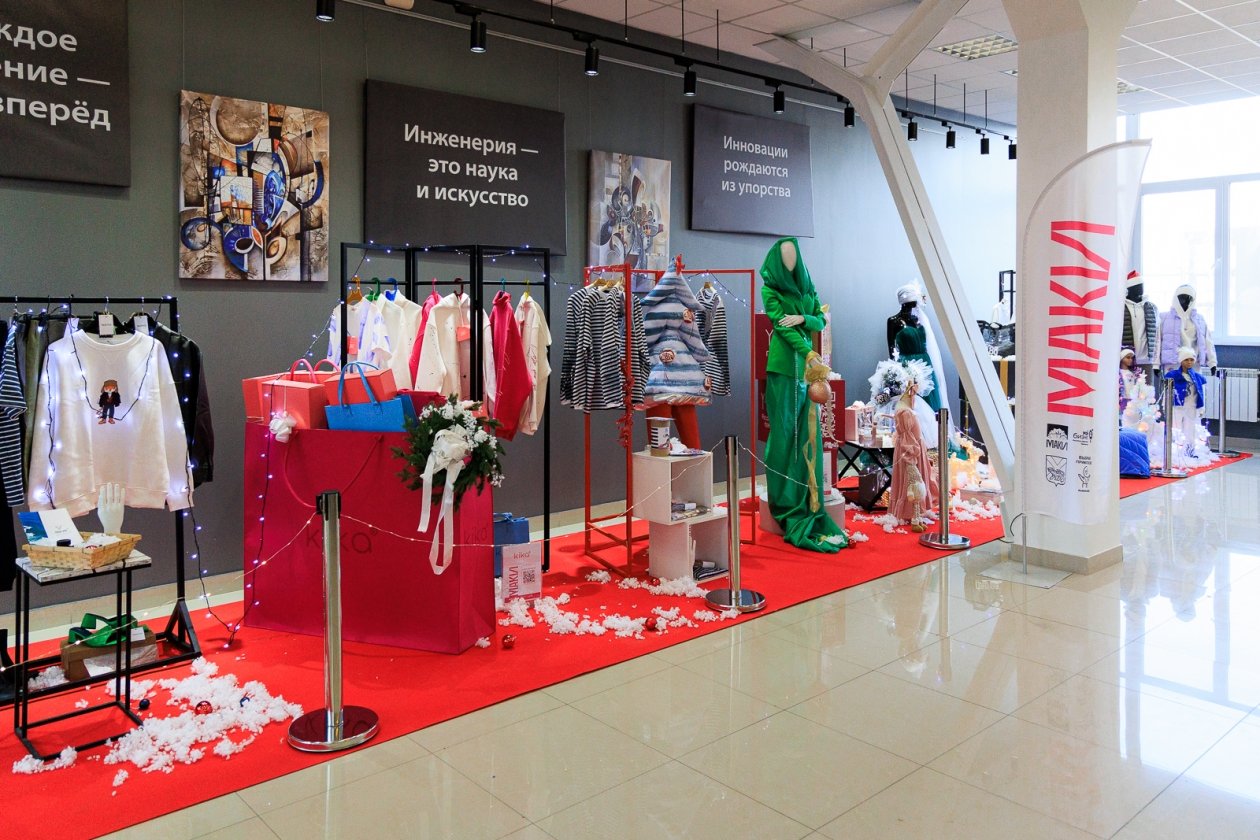 Маки, одежда, мода, дизайнеры, дизайн, Модный Альянс Креативных Индустрий Евгений  Кулешов, ИА PrimaMedia.ru