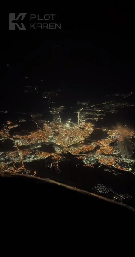 Пилот самолета поделился видами ночного Иркутска тг-канал (18+) &quotKaReNPiLoT&quot
