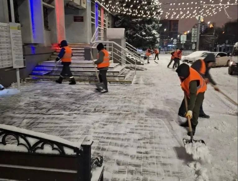 Более 1600 километров дорог обработали от снегопада в Краснодаре t.me/krdru